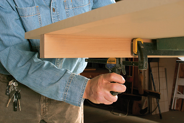 clamping a larger table to the bandsaw table